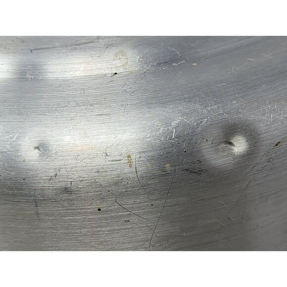 Vintage Mirro Aluminum Cake Carrier With Black Knob‎ Handle & Latching Base - Picture 9 of 12